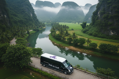 5. Dịch Vụ Tích Hợp: Thuê Xe Limousine 9 Chỗ + HDV Địa Phương