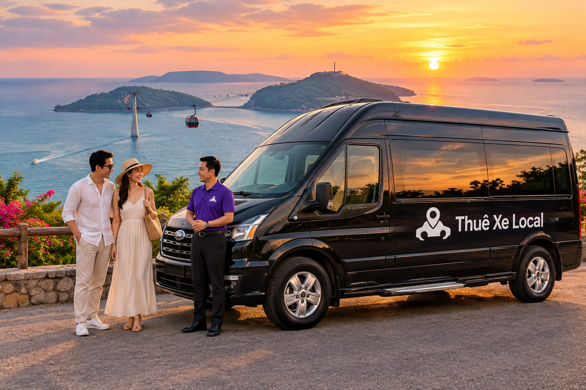 Limousine bên biển Phú Quốc lúc hoàng hôn