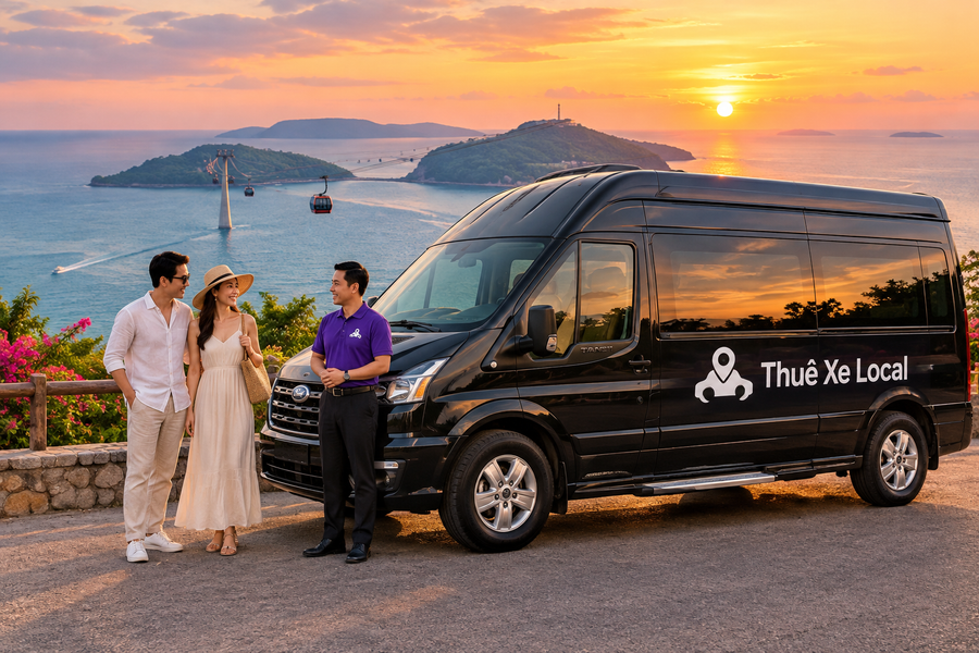 Limousine bên biển Phú Quốc lúc hoàng hôn