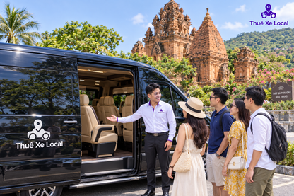 Nhân viên Thuê Xe Local giới thiệu Limousine 9 chỗ tại Tháp Bà Ponagar Nha Trang