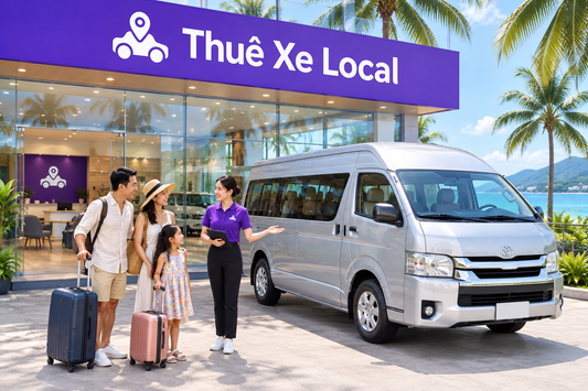 Showroom Thuê Xe Local và nhân viên giới thiệu xe 16 chỗ