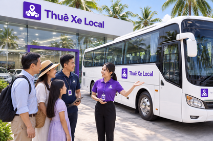 Showroom Thuê Xe Local và nhân viên giới thiệu xe du lịch 29 chỗ